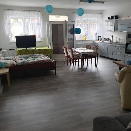 Einraum-Ferienwohnung 46M2 Eisenhuettenstadt-Diehlo Экстерьер фото